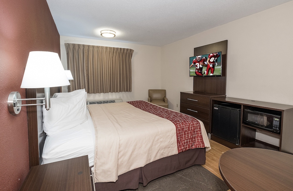 Red Roof Inn Toledo Maumee - photo 6