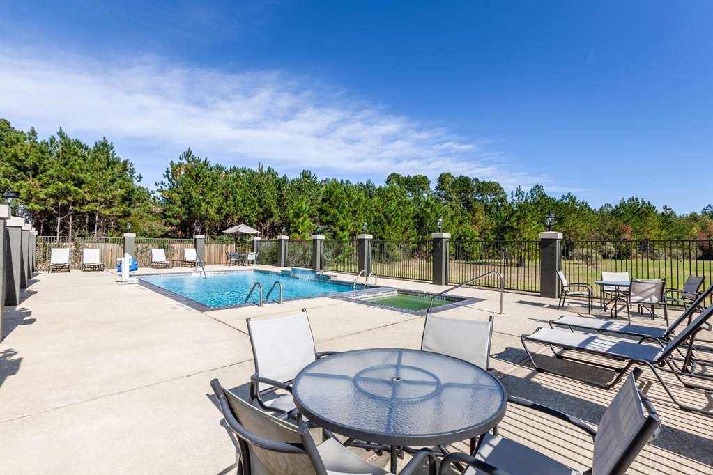 La Quinta Inn & Suites by Wyndham Lumberton - photo 8