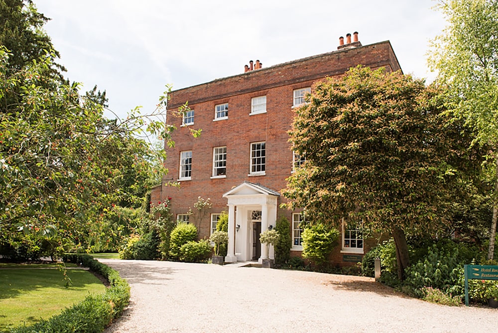 Mulberry House — 4-Star Luxury Hotel in Chipping Ongar, United Kingdom