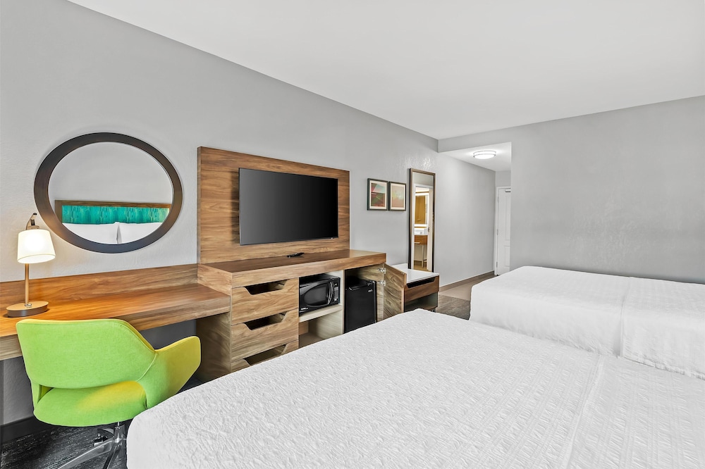Hampton Inn Omaha West Dodge Road - photo 7