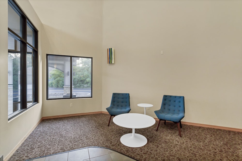 Waterbird Lakeside Inn - photo 6