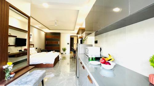 BluO Studio1 DLF CyberCity Balcony Gym TT Lift