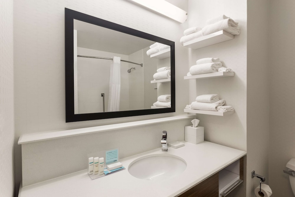 Hampton Inn by Hilton Fort Smith - photo 32