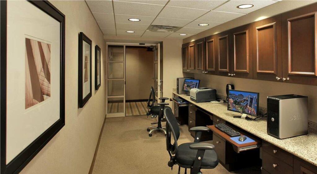 Hampton Inn Silver Spring - photo 3