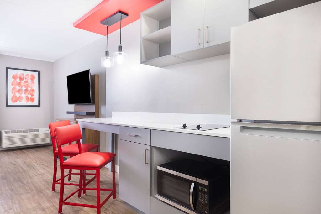 Hawthorn Extended Stay by Wyndham Wichita Airport - photo 16
