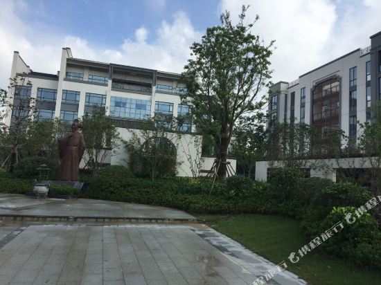 Jintang Gongguan Hotel — Lucheng