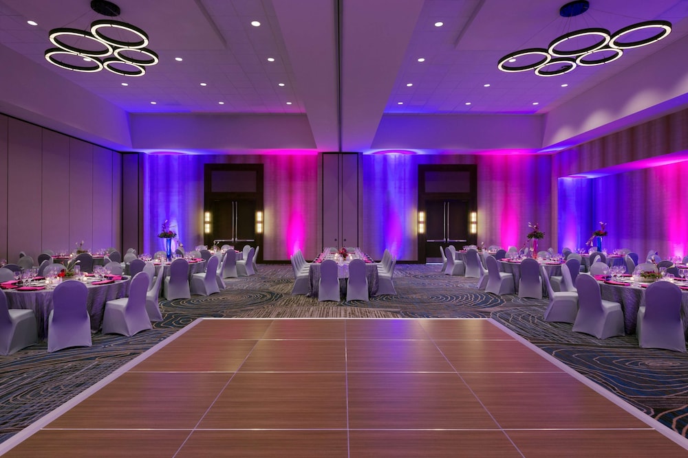 Embassy Suites by Hilton San Antonio Landmark - photo 32