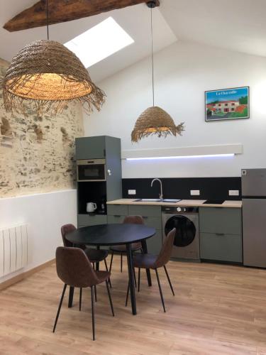 La Charmille Cote Cour - last minute hotel in Unknown City