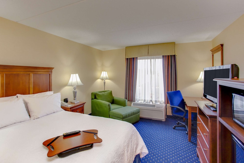 Hampton Inn & Suites Fredericksburg South - photo 7