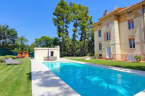 Villa Fazi Liberty Style Villa With Private Pool & Park — 4-Star Luxury Hotel in Ortezzano, Italy
