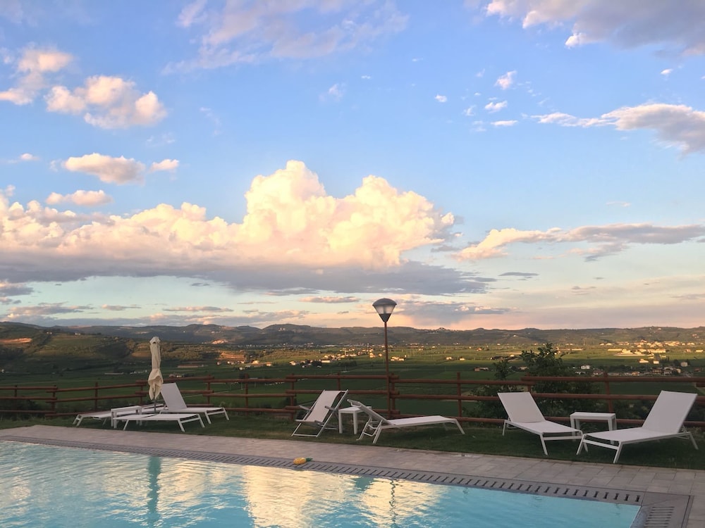 B&B Corte del mosto Relais — 5-Star Luxury Hotel in Lavagno, Italy