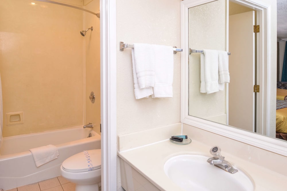 Atascadero Inn - photo 23