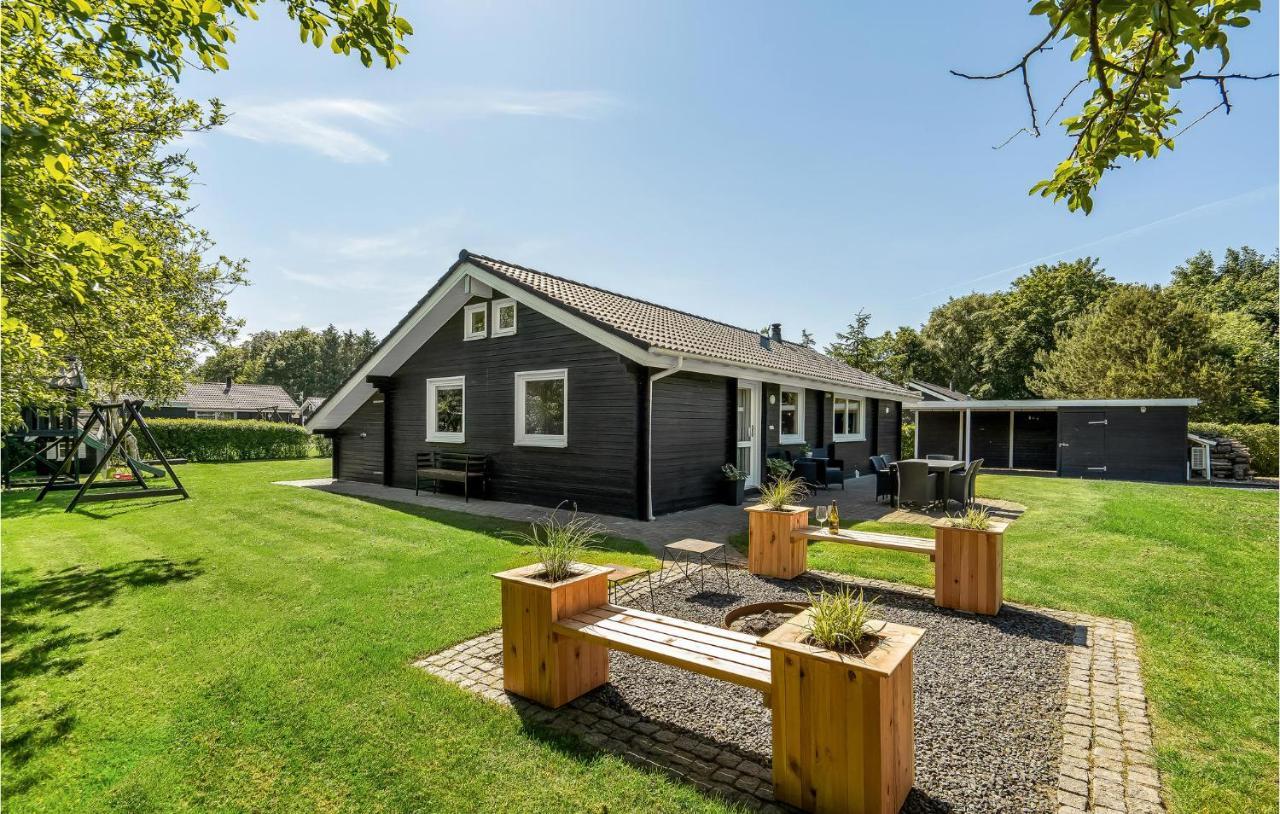 Three Bedroom Holiday Home In Hemmet — 5-Star Luxury Hotel in None, Denmark