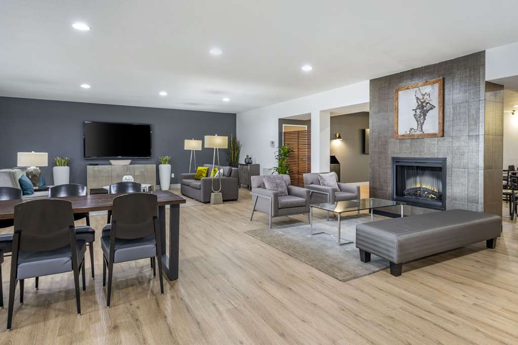 Best Western Plus Peppertree Airport Inn - photo 3