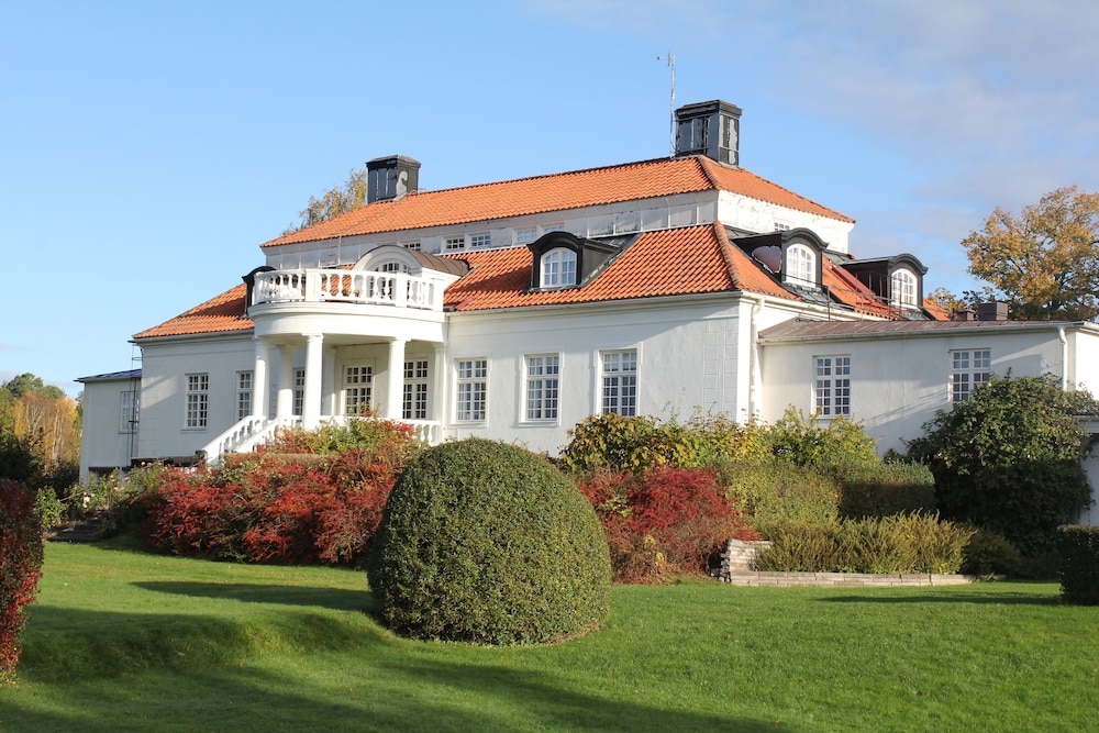 Liljeholmen Herrgard Hostel 4765952 — Rimforsa