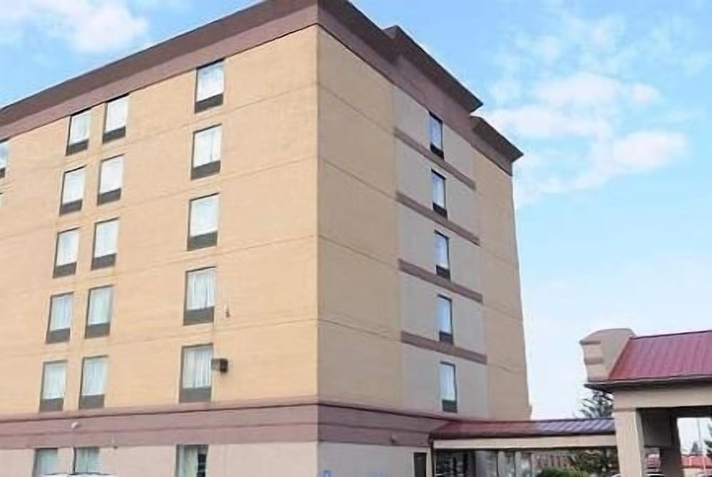 Days Inn by Wyndham Calumet Park - photo 15