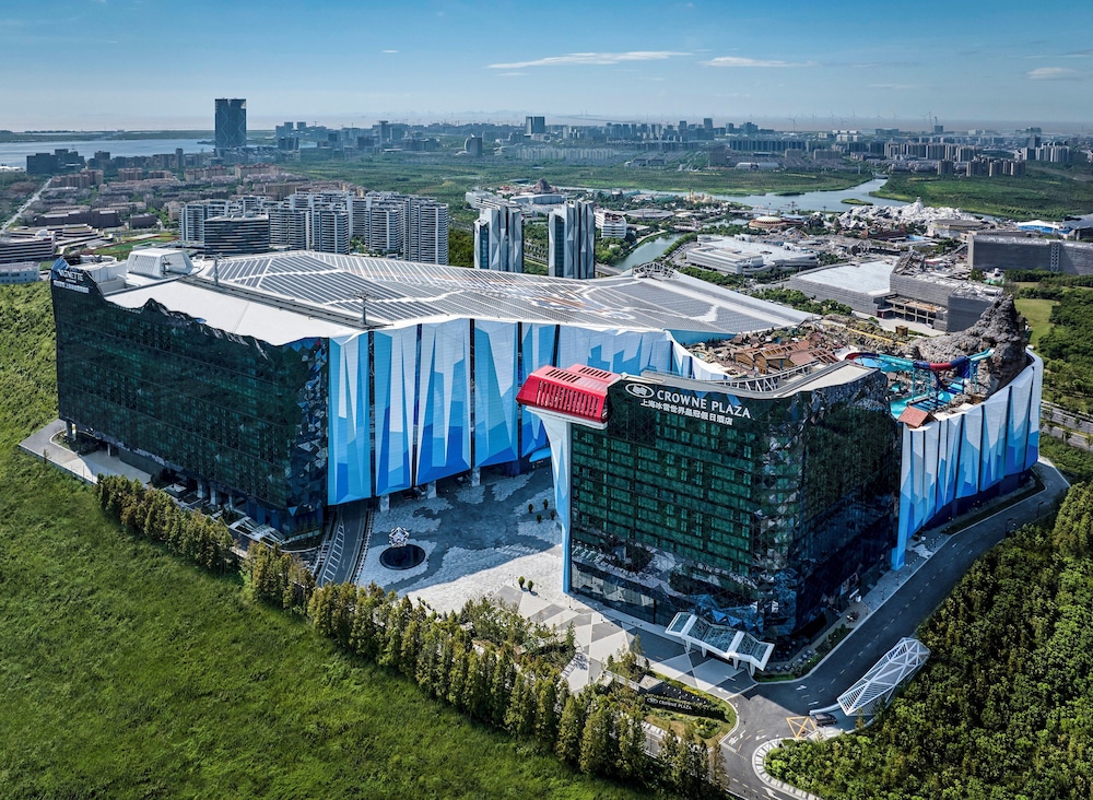 Crowne Plaza Shanghai Snow World — 4-Star Luxury Hotel in Shanghai, People's Republic of China