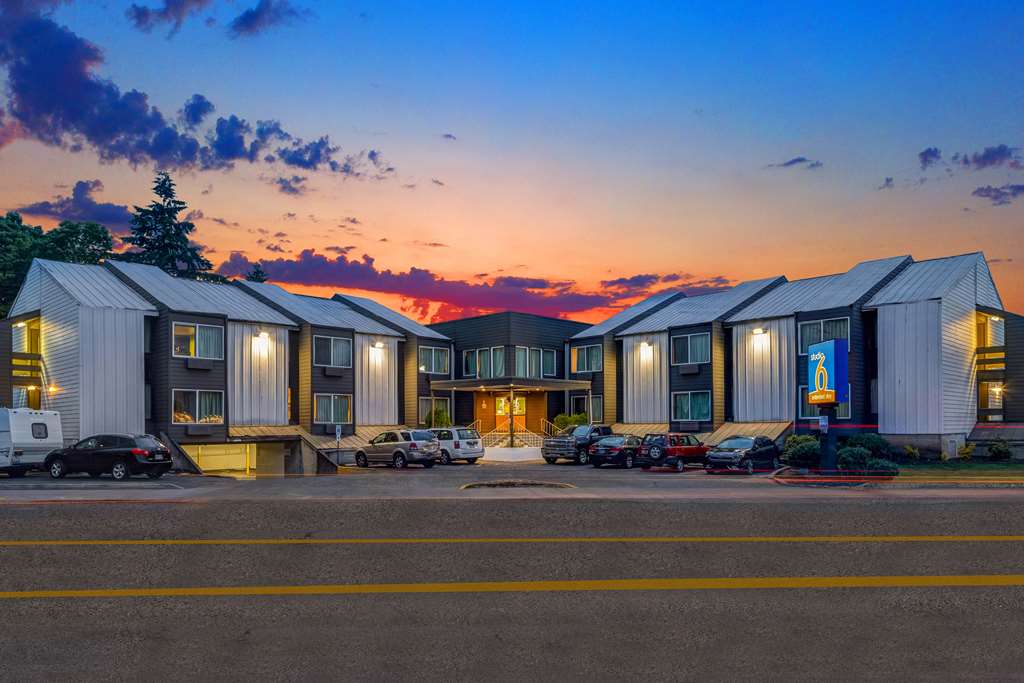 Studio 6 Portland OR - featured photo