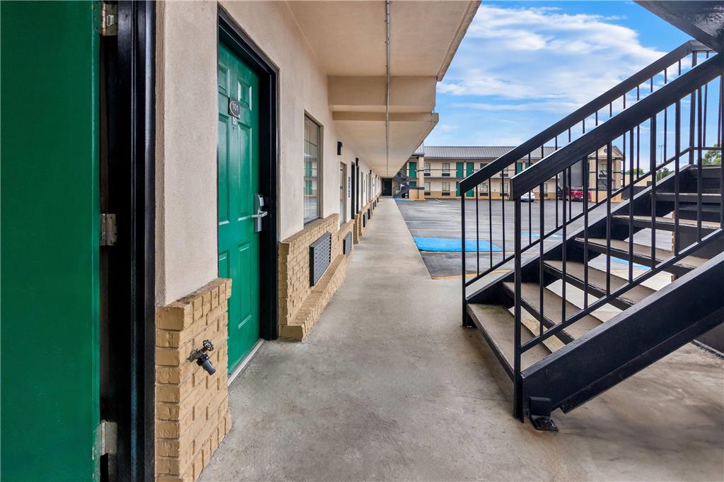 Super 8 by Wyndham Columbia - photo 8