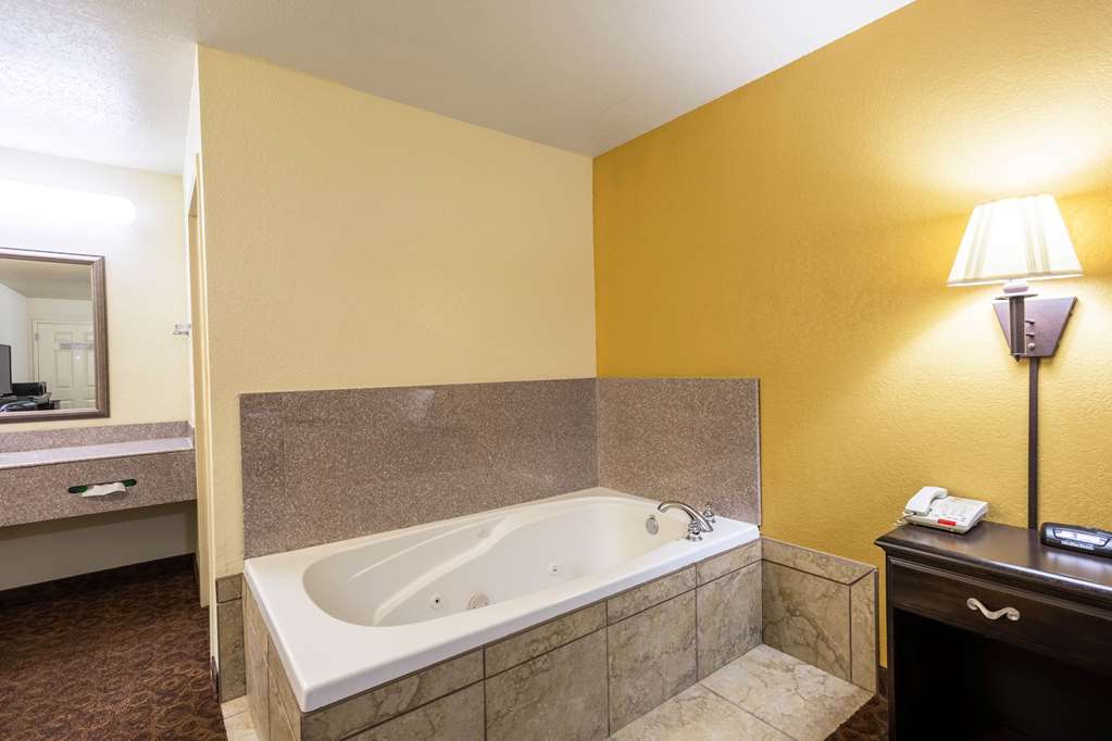 Econo Lodge Inn & Suites Searcy - photo 19