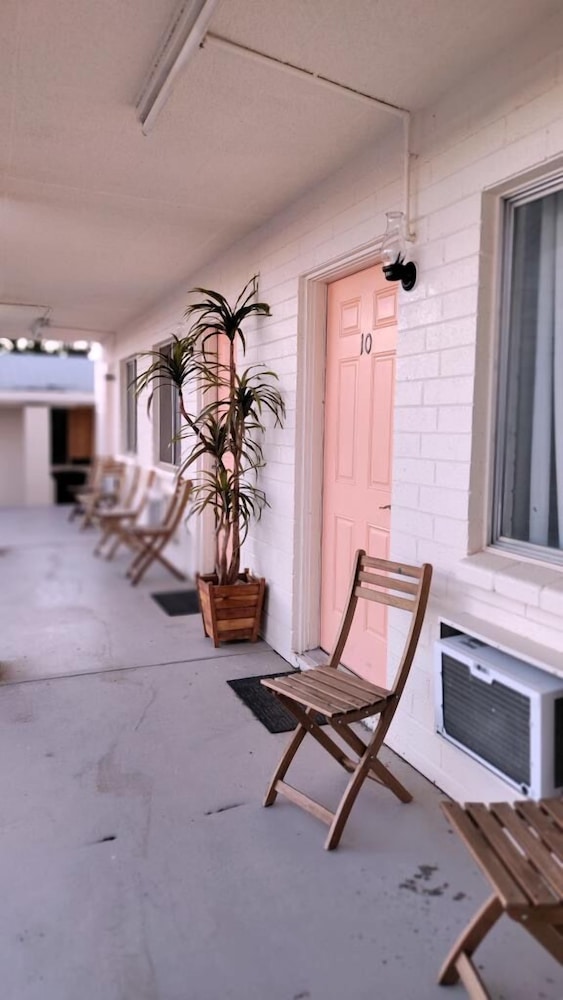 The Postcard Motel - photo 62