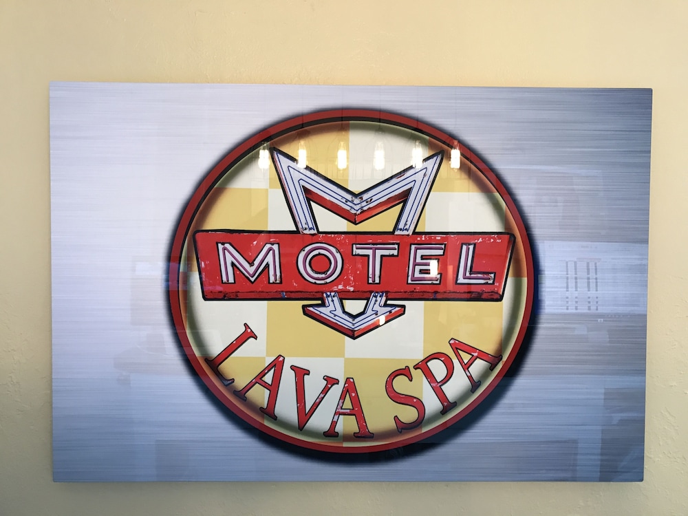 Lava Spa Motel & RV Park - photo 3
