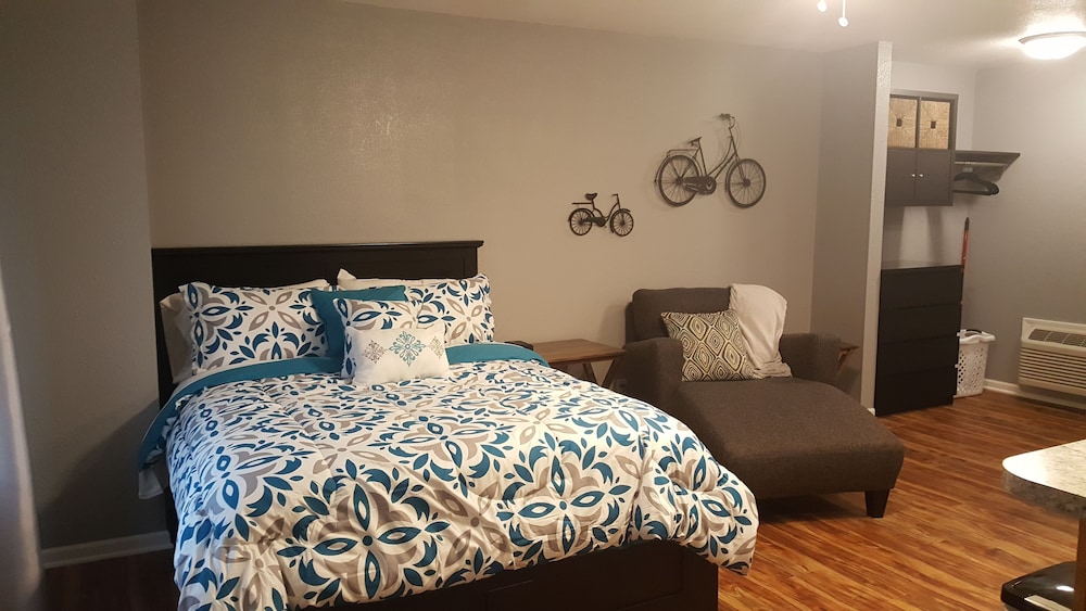 Tower Extended Stay Suites - photo 2