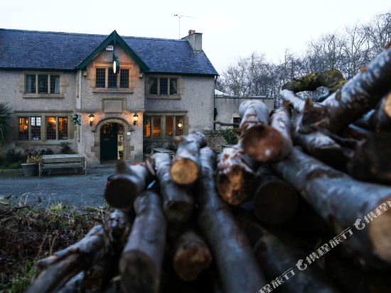 The Kinmel Arms — 5-Star Luxury Hotel in Abergele, United Kingdom