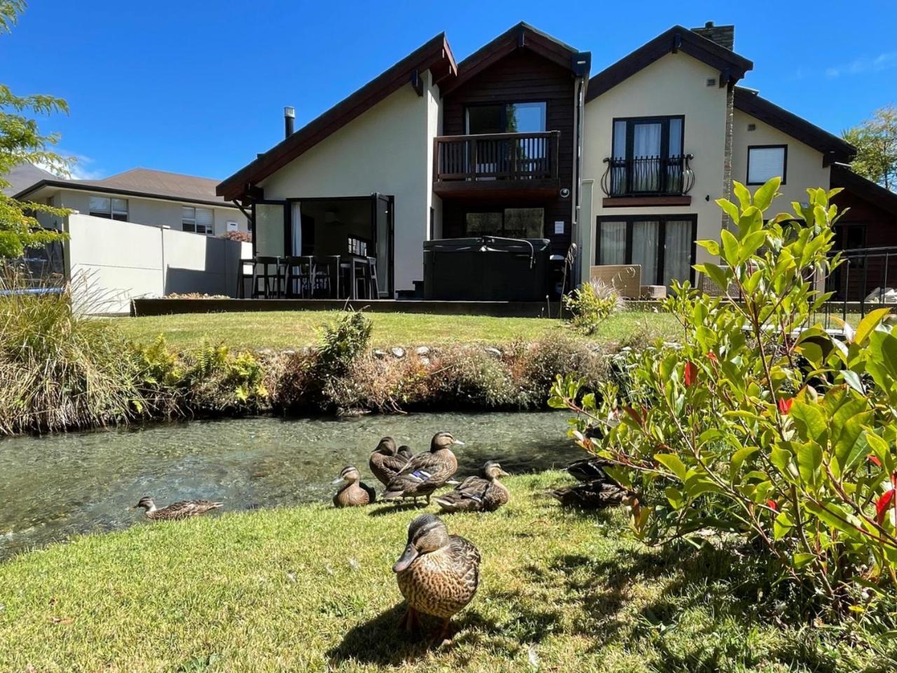 Mountain View Chalet — 4-Star Luxury Hotel in Wanaka, New Zealand