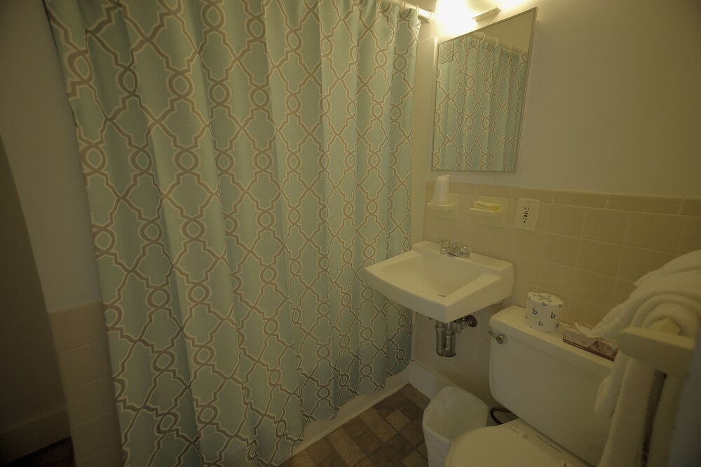 Betty Doon Hotel - photo 56