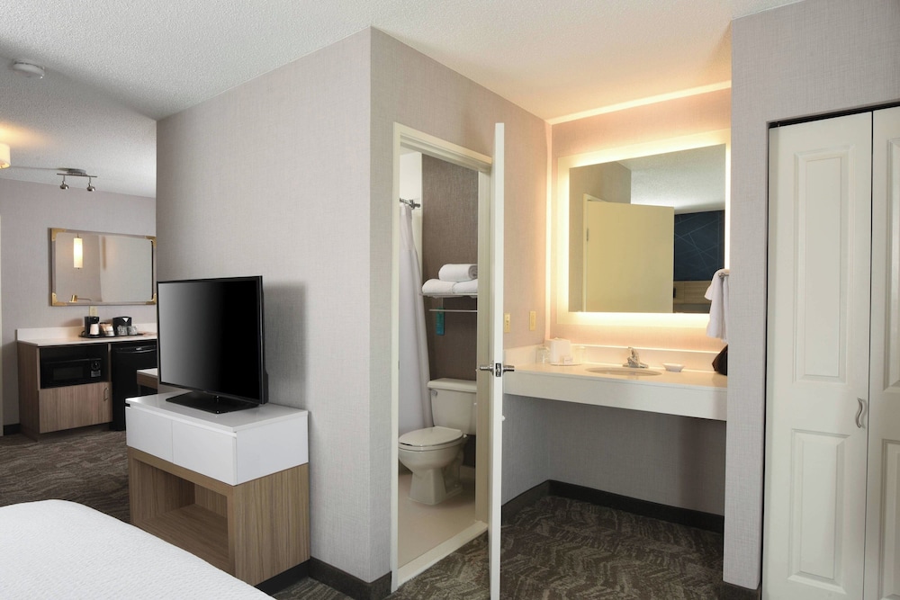 SpringHill Suites Des Moines West - photo 11