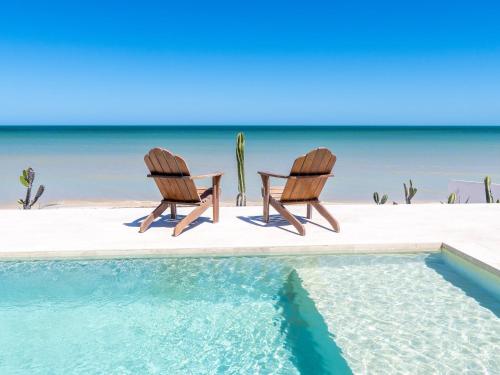 Beachfront Upscale House in Telchac — 4-Star Luxury Hotel in Telchac Puerto, Mexico