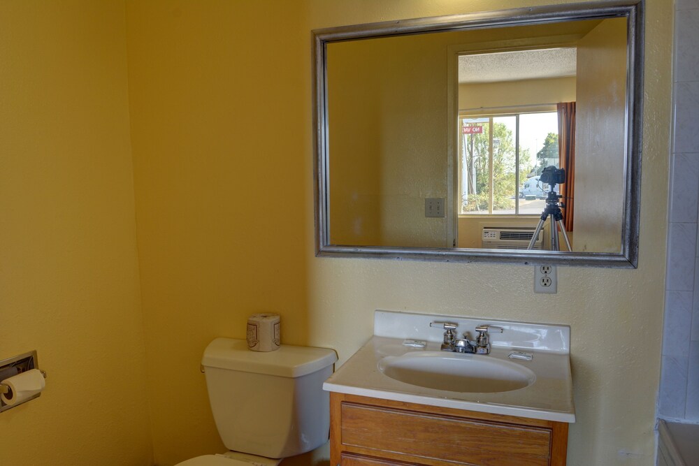 Value Motel - photo 17