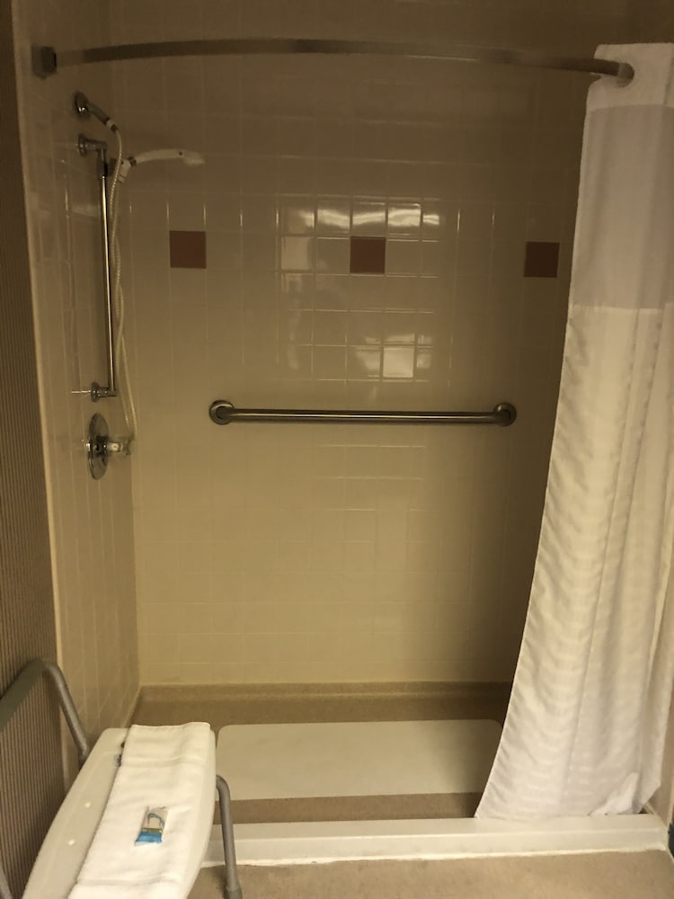 Clarion Inn Airport University - photo 17