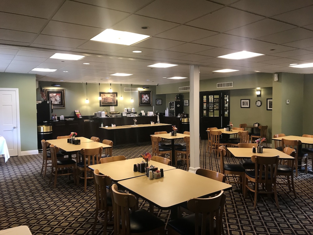 Carmel Inn & Suites - photo 28