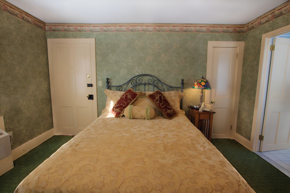 Stroudsmoor Country Inn - photo 25