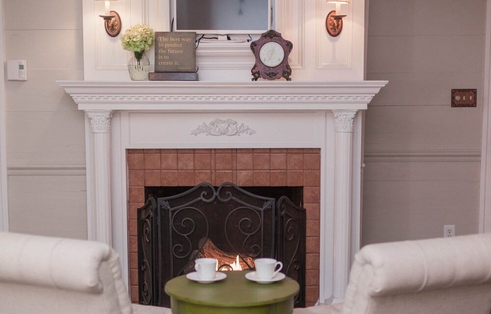 Bridgewater Hall Historic Inn - photo 17