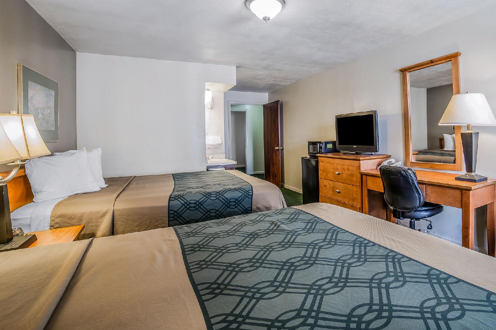 Econo Lodge Downtown - photo 9