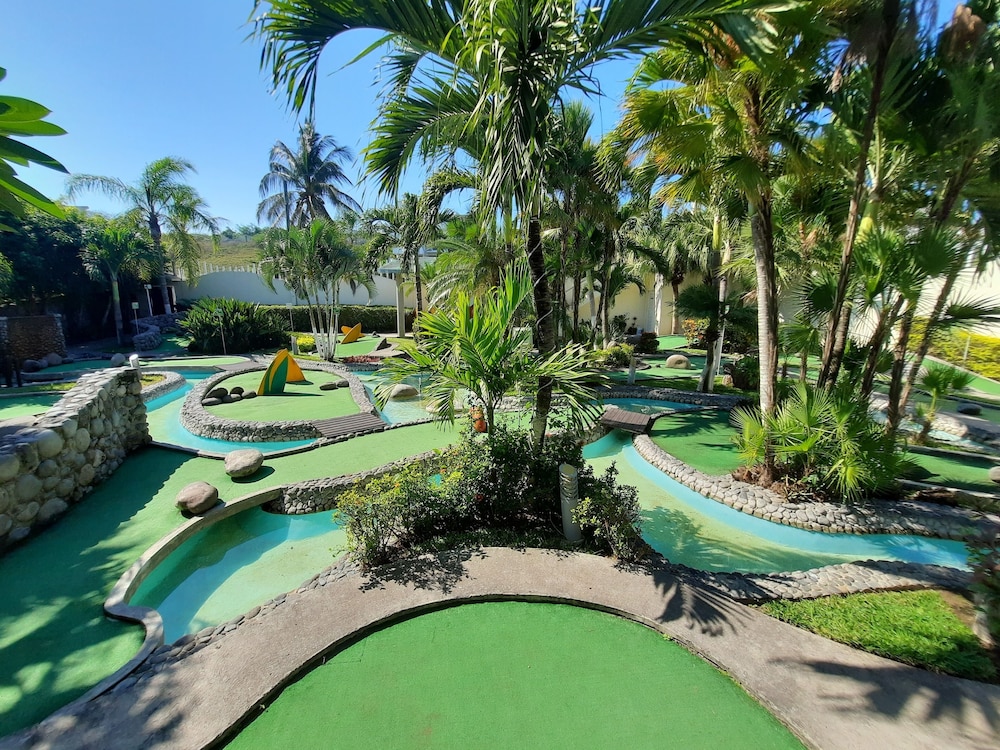 Mini-golf
