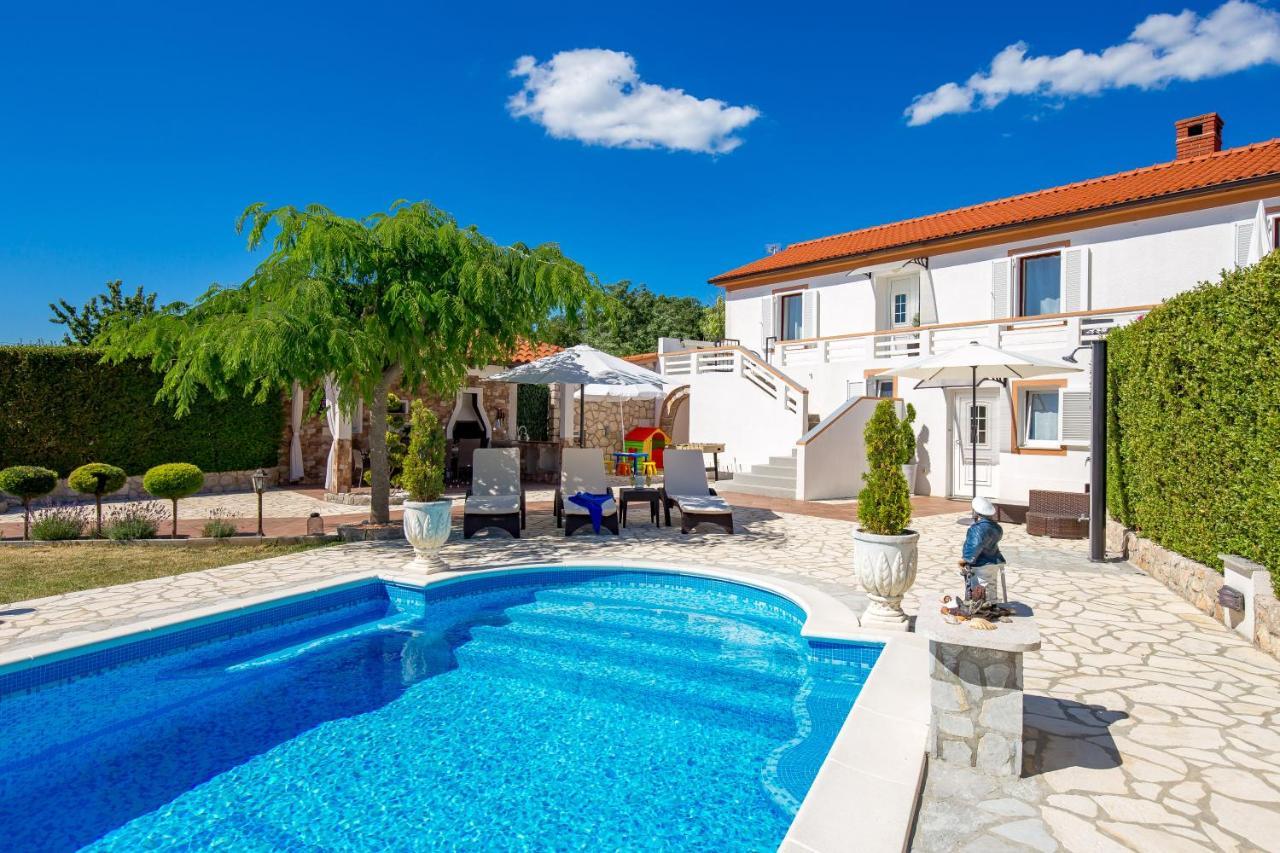 Villa Summer Oasis — 4-Star Luxury Hotel in Dobrinj, Croatia