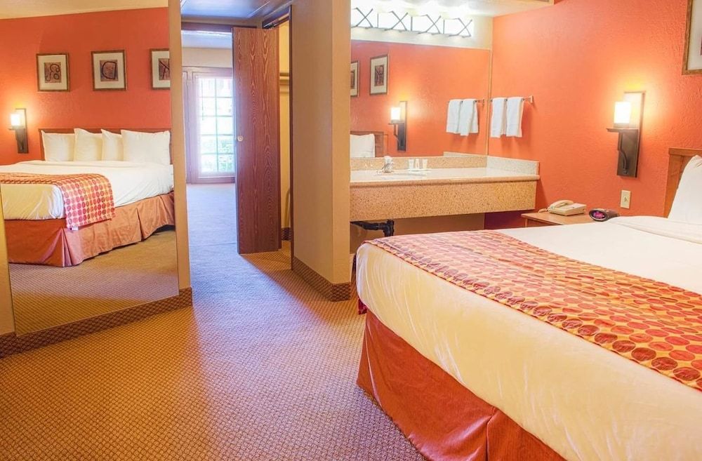 Mesa Golf Inn & Suites - photo 5