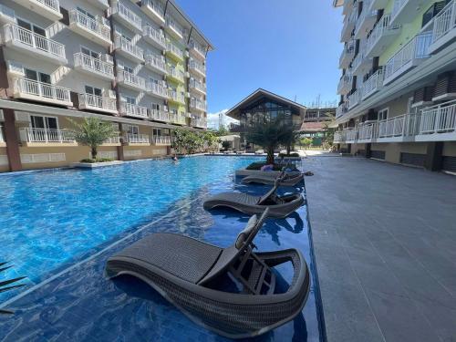 Cozy & Convenient 1 Bedroom Condo 3 mins Away from the Airport — 4-Star Luxury Hotel in Lapu-Lapu City, Philippines