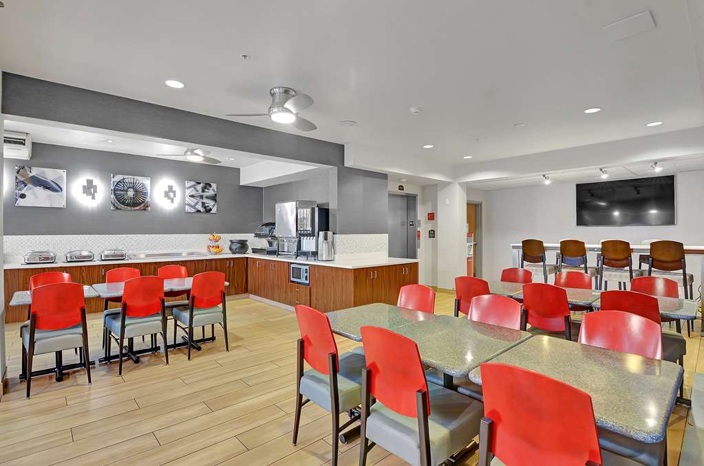 Executive Residency by Best Western Navigator Inn & Suites - photo 8