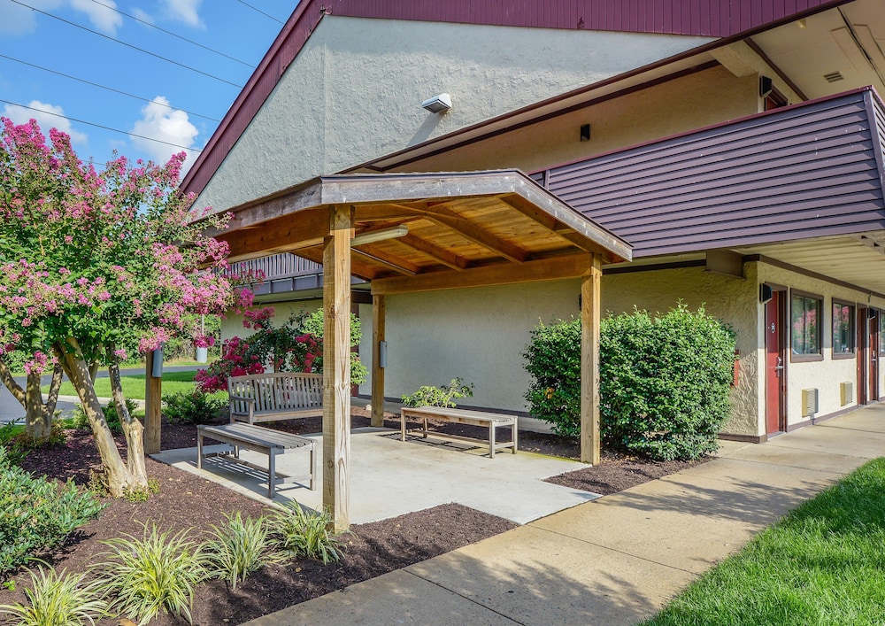 Red Roof Inn Richmond South - photo 28
