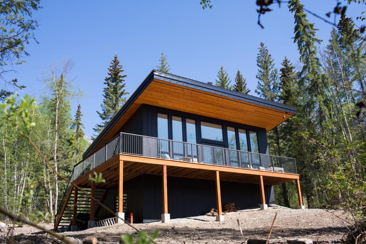 Luxury Private Cabin in the Rockies — 4-Star Luxury Hotel in Golden, Canada