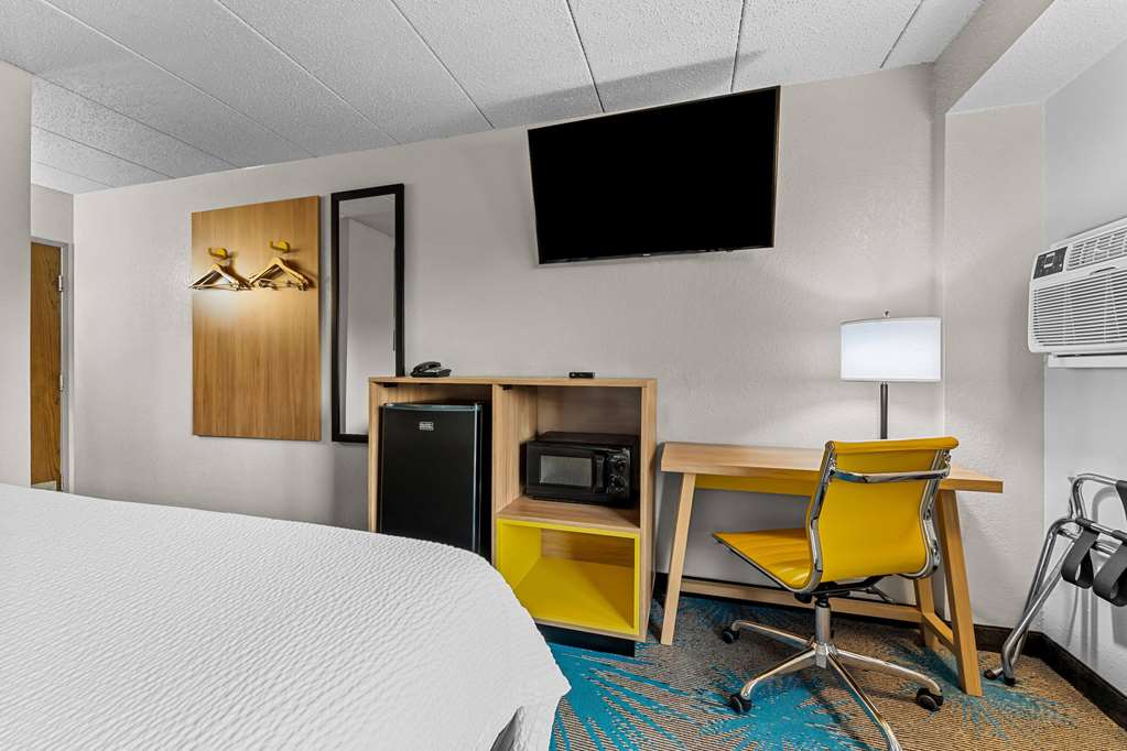 Days Inn by Wyndham Sioux Falls Empire - photo 29