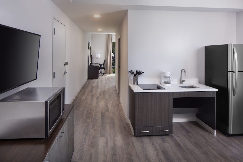 Star Suites: An Extended Stay Hotel - photo 8