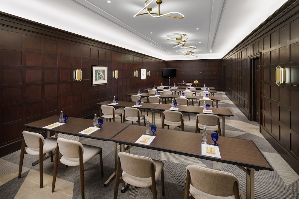 The Algonquin Hotel Times Square Autograph Collection - photo 45
