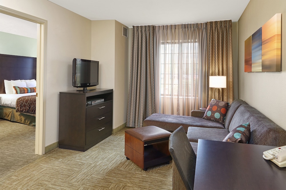 Staybridge Suites Lincolnshire by IHG - photo 10