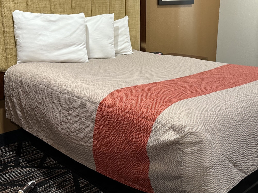 Town House Extended Stay Hotel Downtown - photo 11